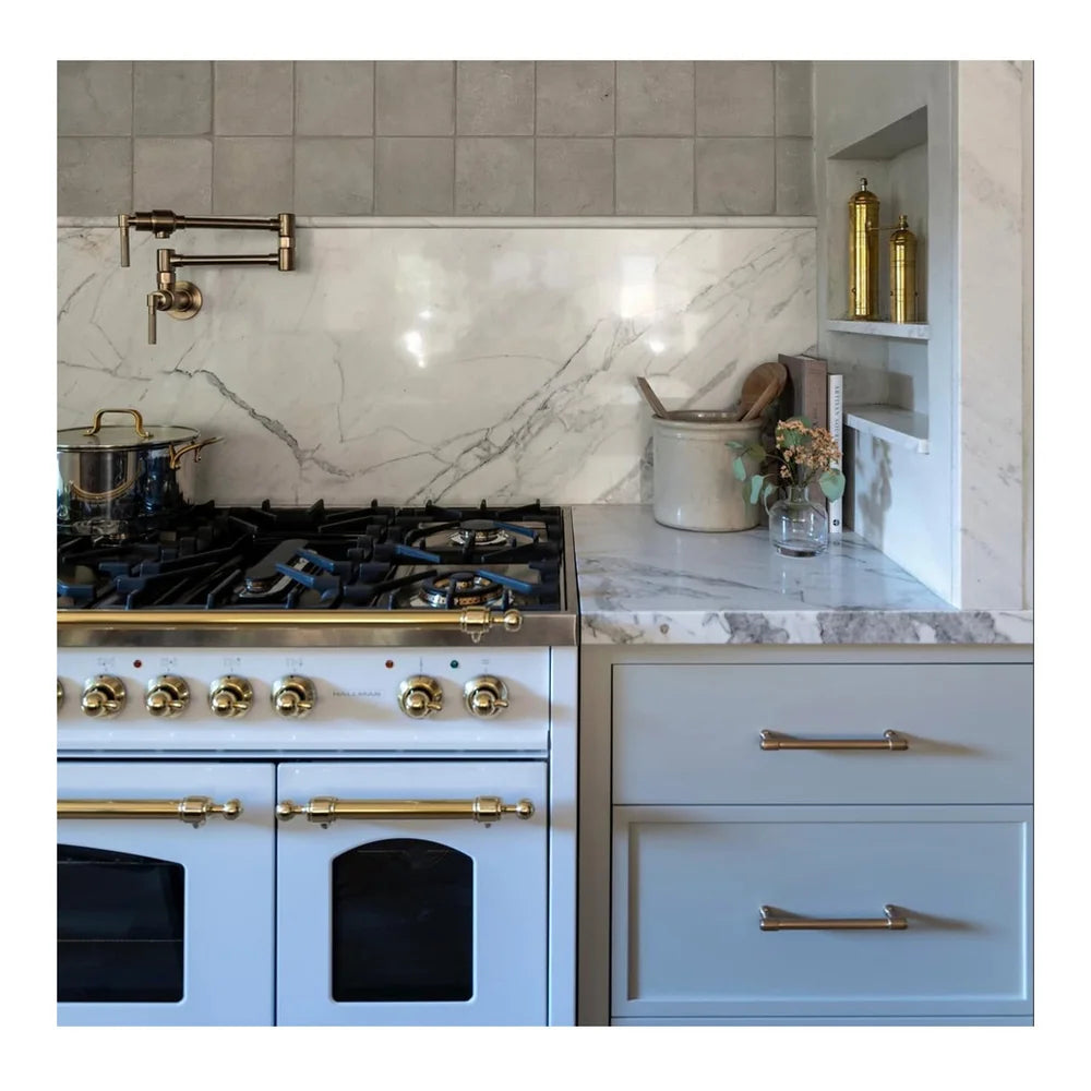 ILVE Nostalgie II 48" Dual Fuel Freestanding Range in White with Brass Trim, UP48FNMPWHGLP